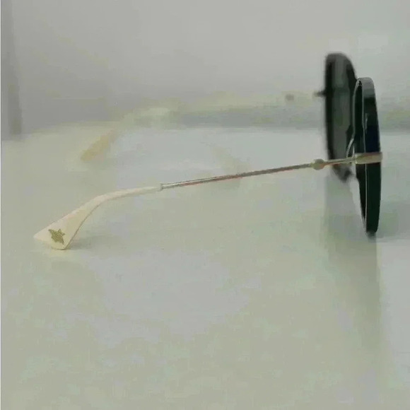 New Gucci Sunglasses MSRP 520 - Picture 5 of 7